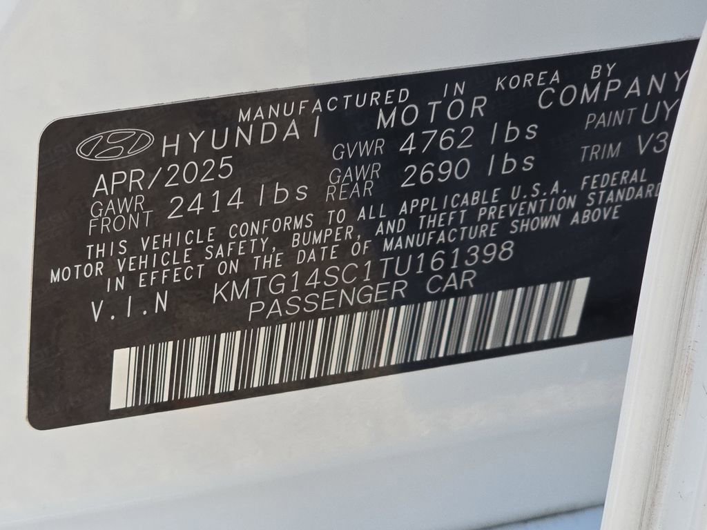 Used 2026 Genesis G70 2.5T image 33