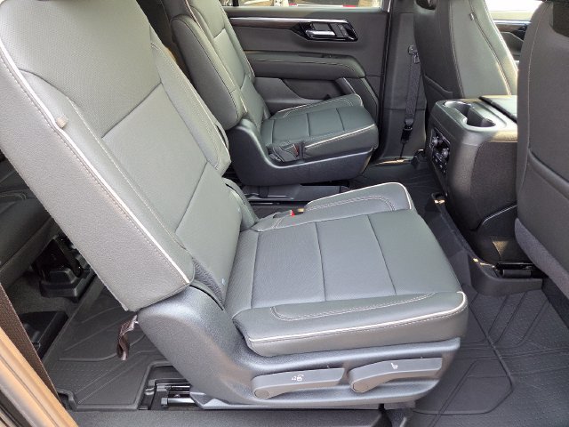New 2026 Chevrolet Suburban Premier AWD/4WD image 23