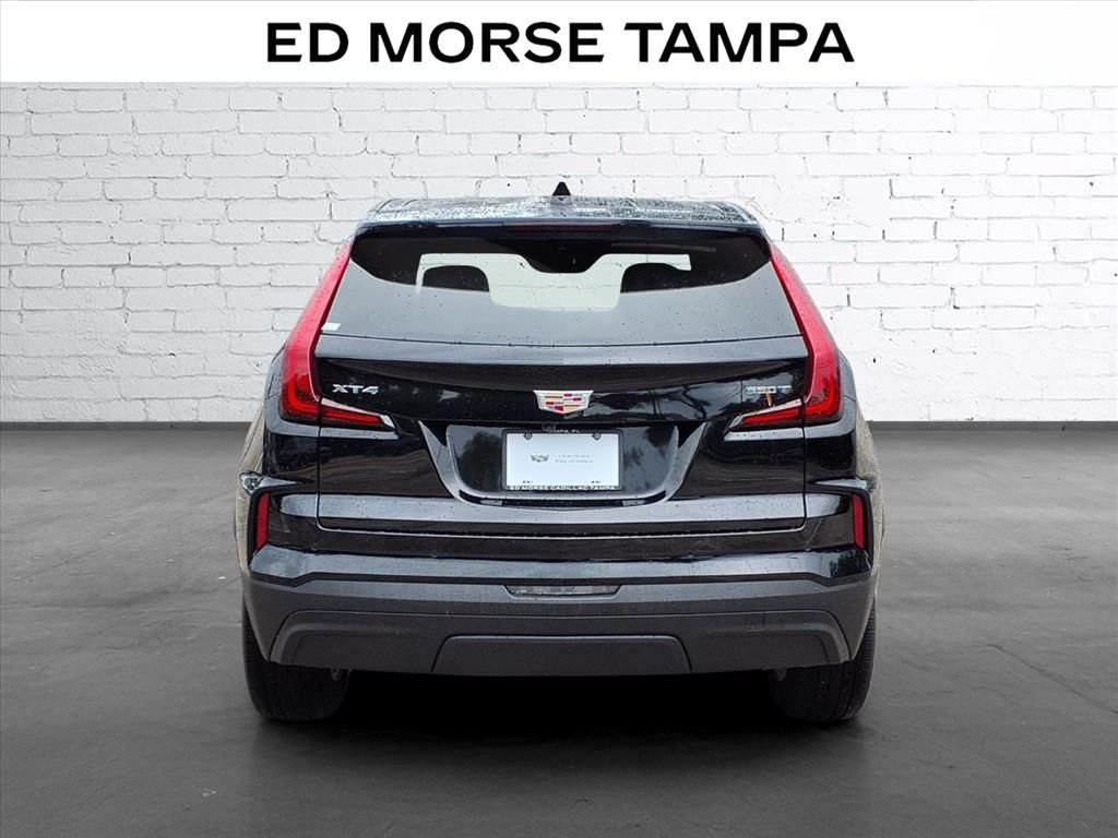 Certified 2024 Cadillac XT4 Luxury w/ Cold Weather Package FWD image 4