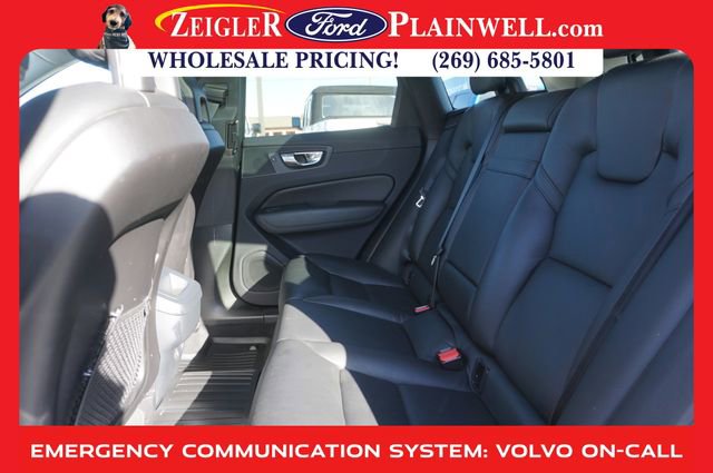 Used 2018 Volvo XC60 T6 Momentum w/ Advanced Package image 12