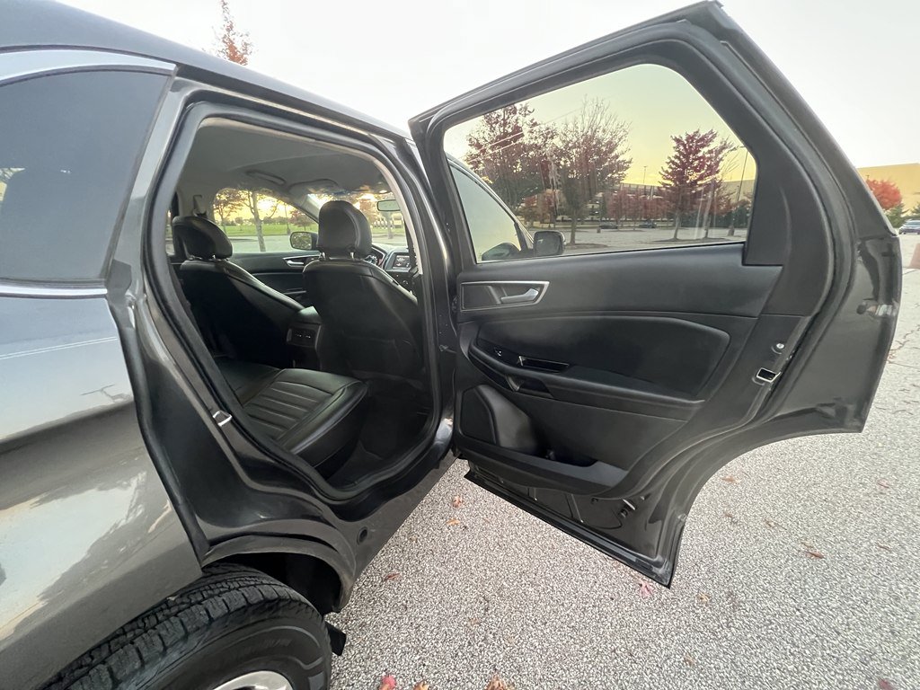Used 2015 Ford Edge SEL w/ Equipment Group 201A AWD/4WD image 12
