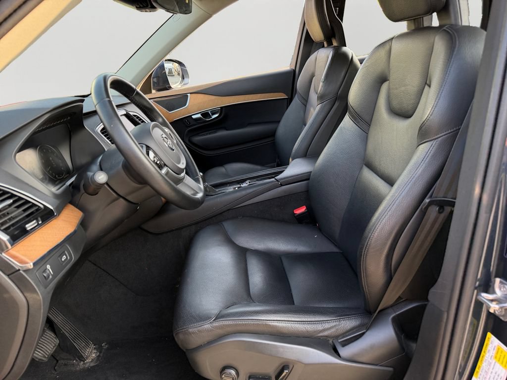 Used 2021 Volvo XC90 T6 Momentum AWD/4WD image 16