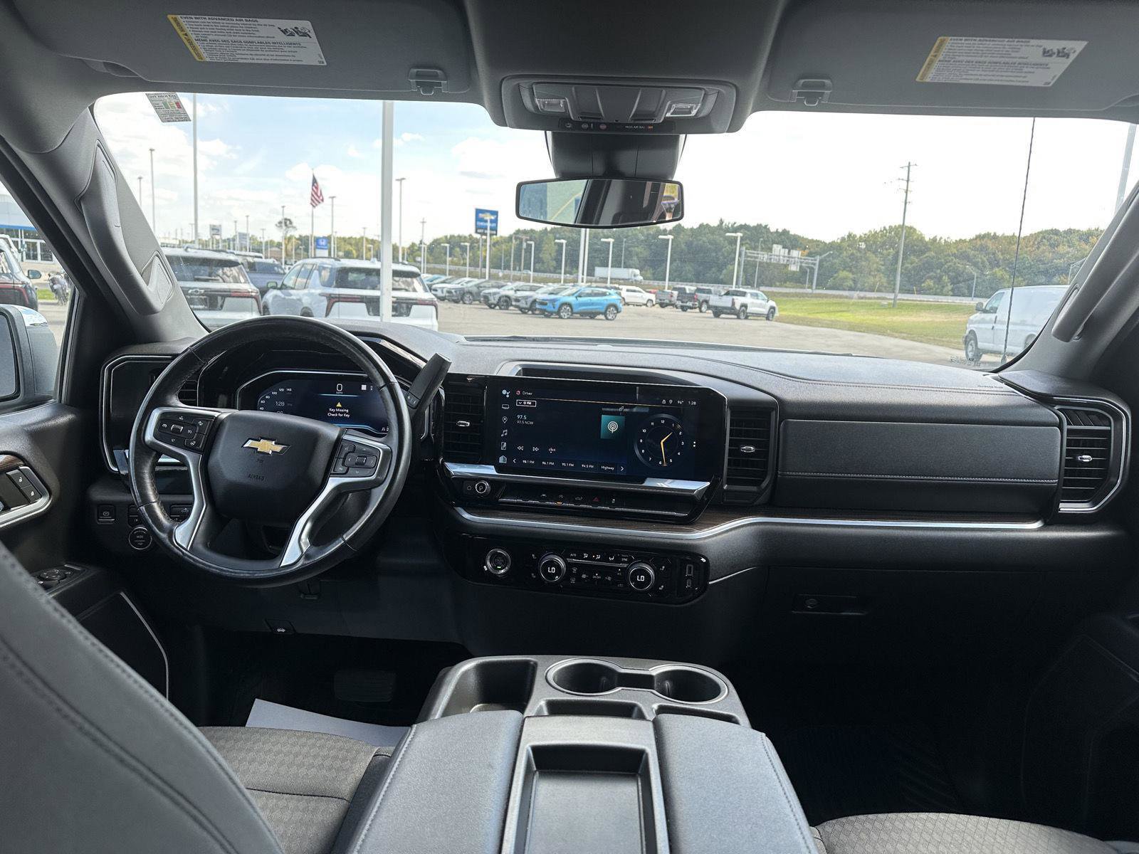 Used 2022 Chevrolet Silverado 1500 LT image 16