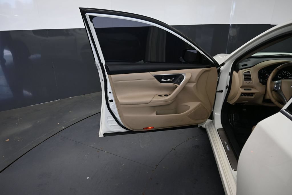 Used 2016 Nissan Altima 2.5 SL w/ 2.5 Technology Package FWD image 22