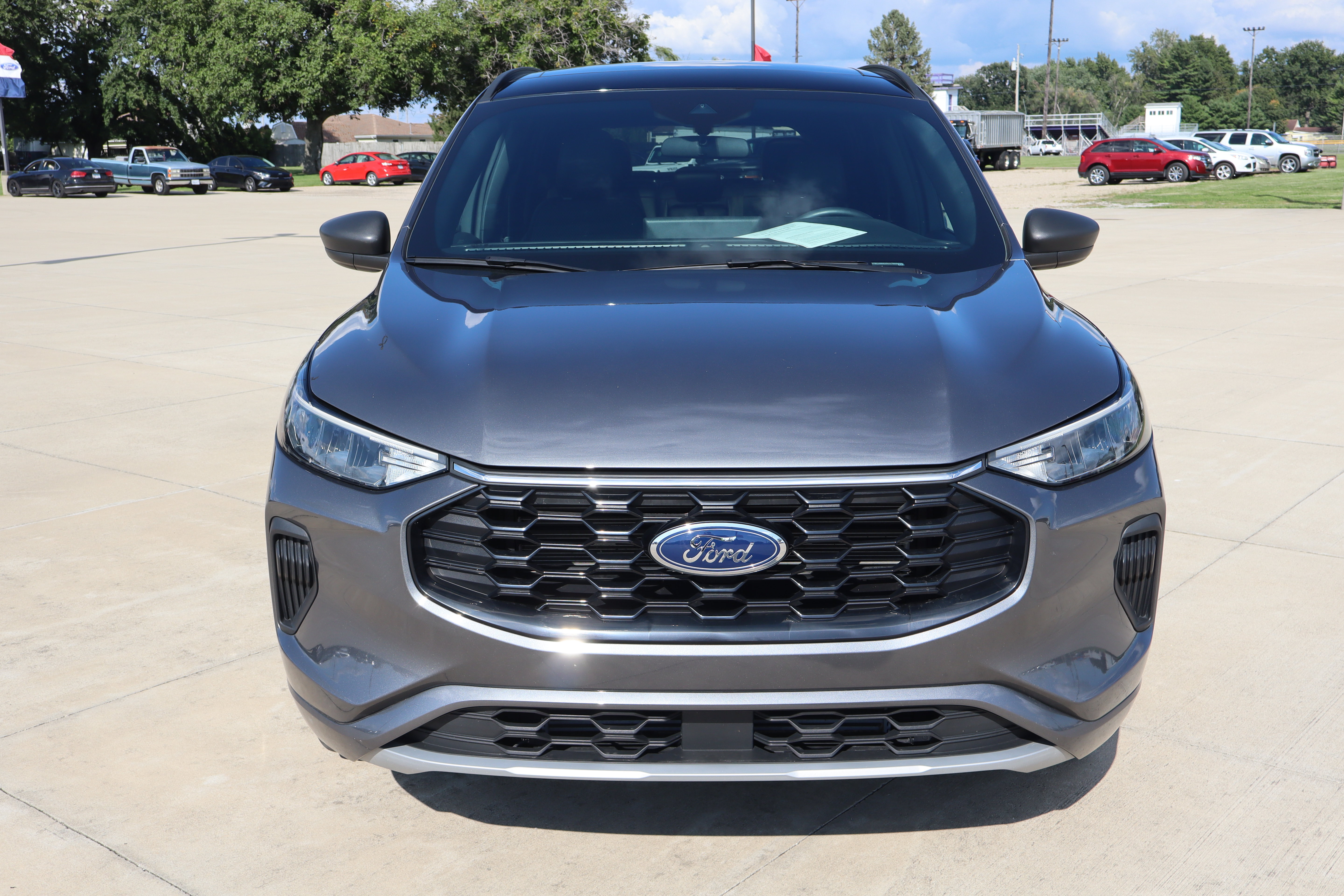 Used 2024 Ford Escape ST-Line w/ Tech Pack #1 AWD/4WD image 2