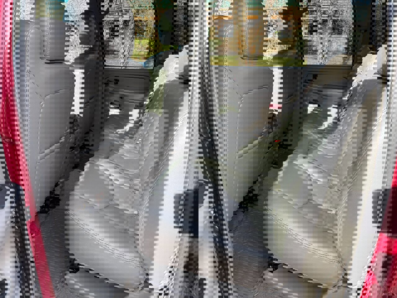 Used 2005 Chevrolet Silverado 2500 LT w/ Heavy-Duty Power Package image 11