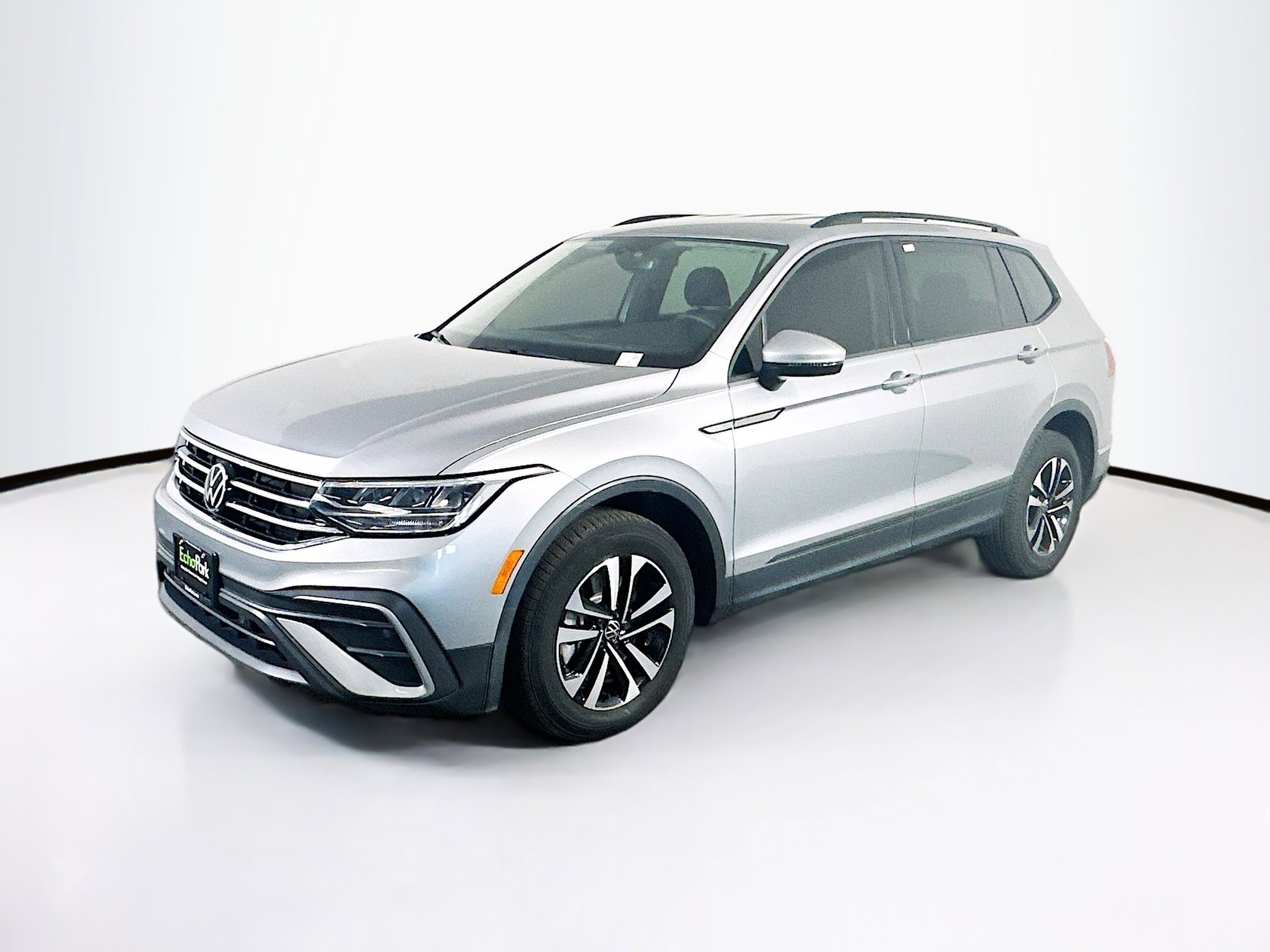 Used 2023 Volkswagen Tiguan S image 3