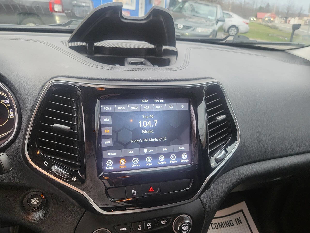 Used 2020 Jeep Cherokee Limited image 13