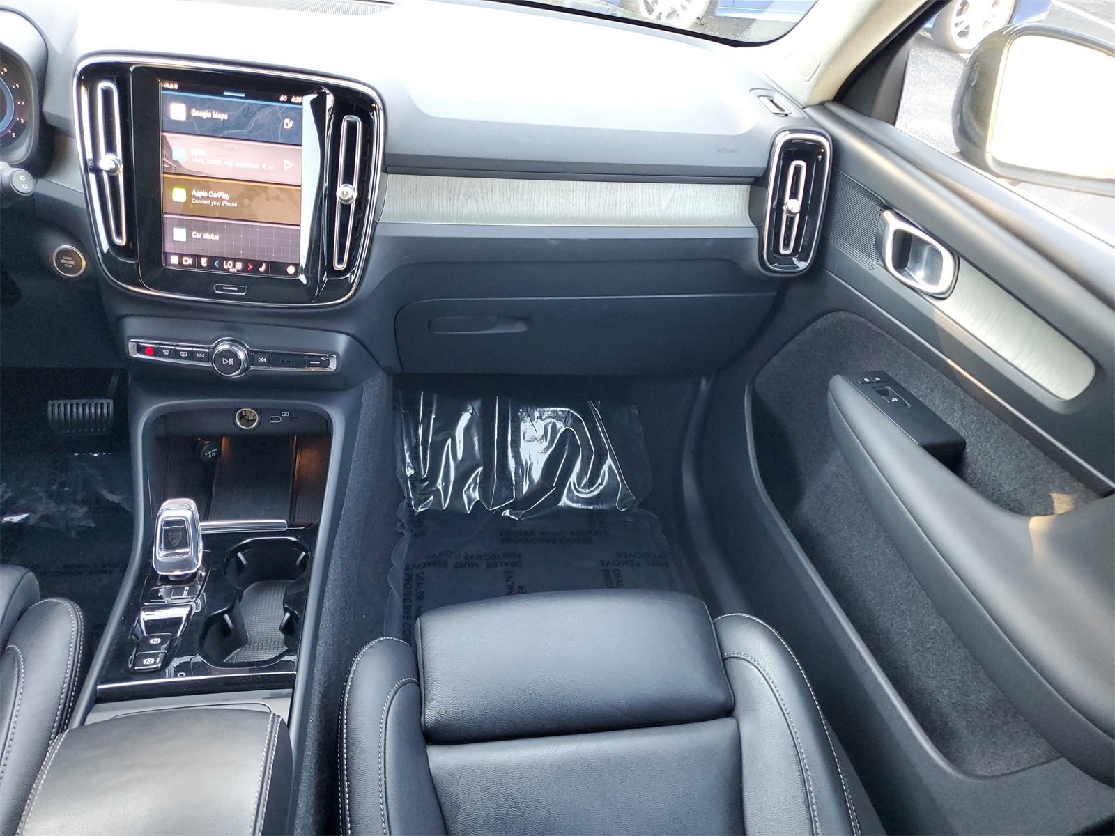 Used 2023 Volvo XC40 B5 Plus w/ Driver Assist Package image 27