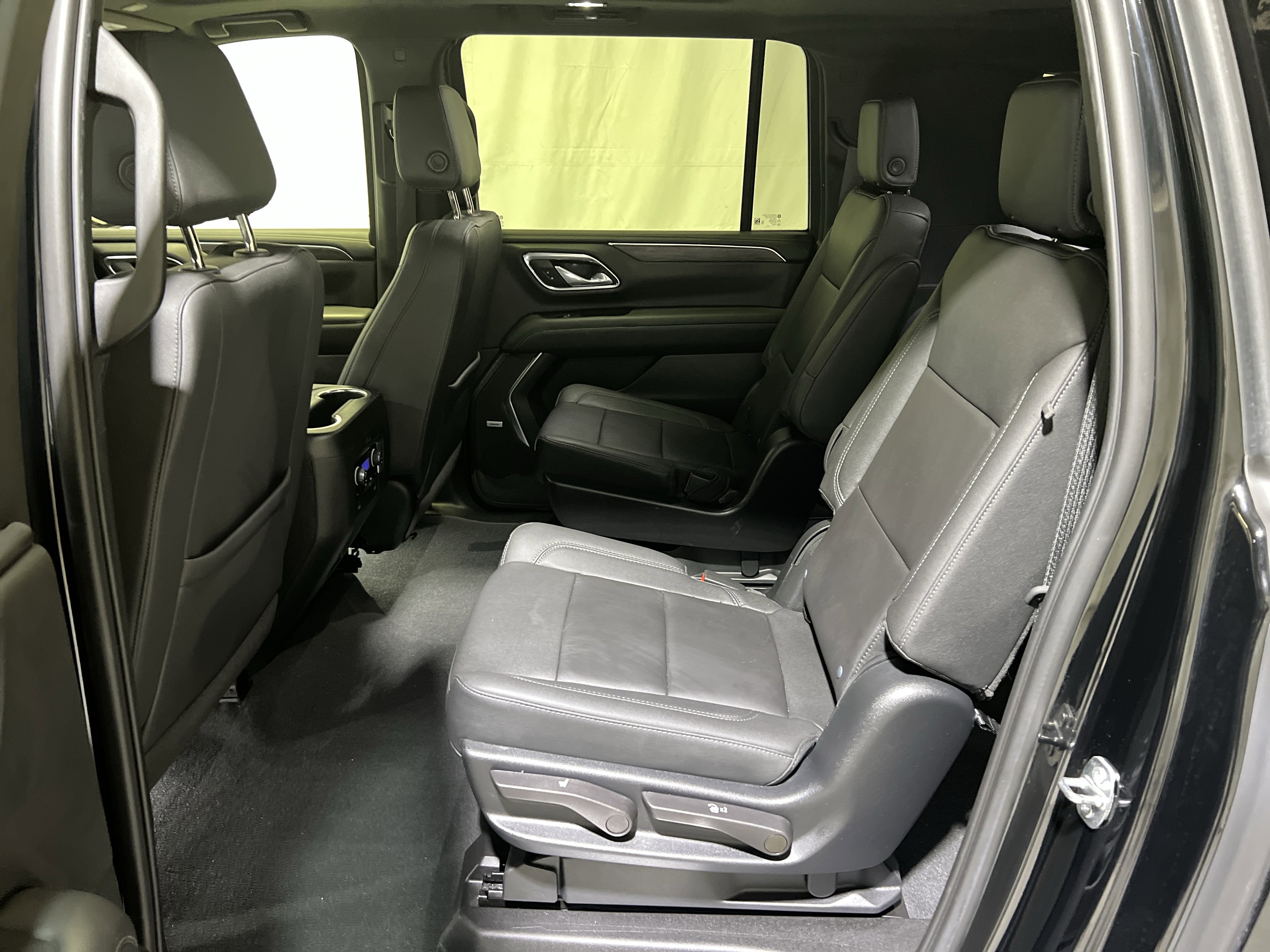 Certified 2023 Chevrolet Suburban Z71 w/ Luxury Package AWD/4WD image 17