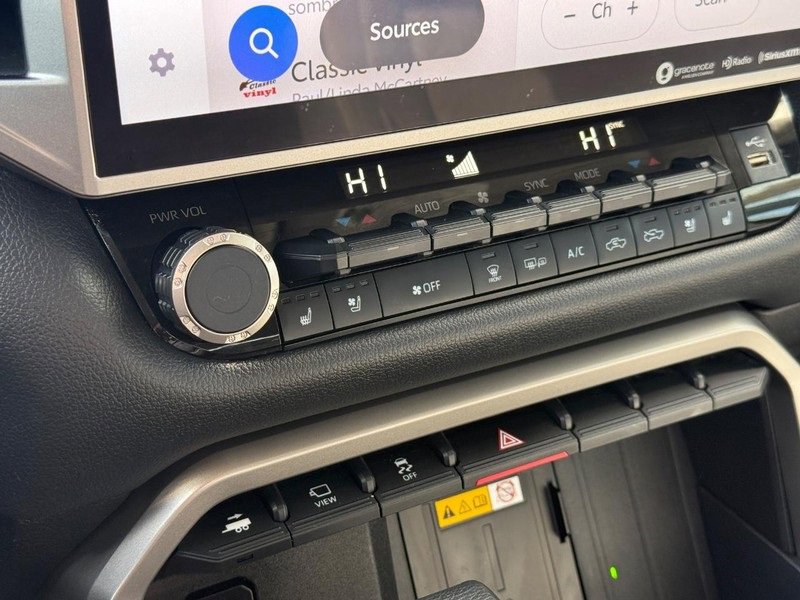 Used 2024 Toyota Tundra Limited image 29