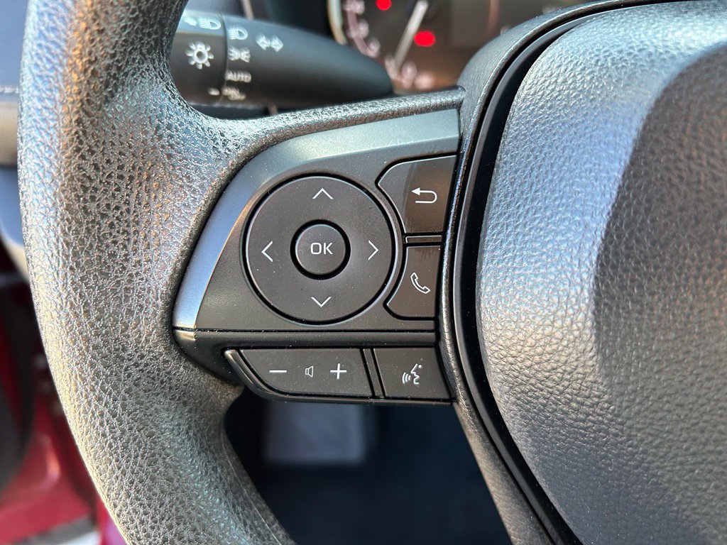 Used 2025 Toyota RAV4 XLE AWD/4WD image 13
