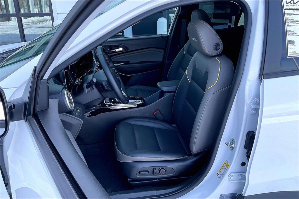 Used 2025 Chevrolet Trax ACTIV w/ Sunroof Package image 25