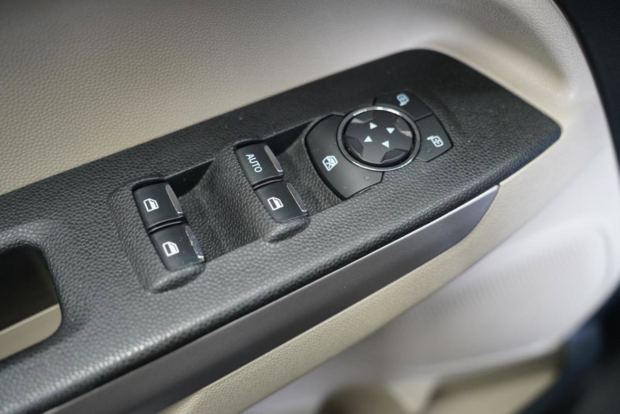 Used 2021 Ford EcoSport S image 27