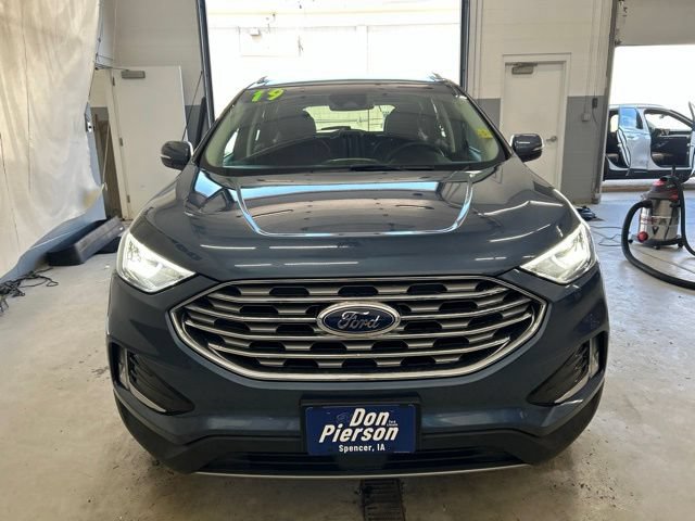 Used 2019 Ford Edge SEL w/ Equipment Group 201A AWD/4WD image 2