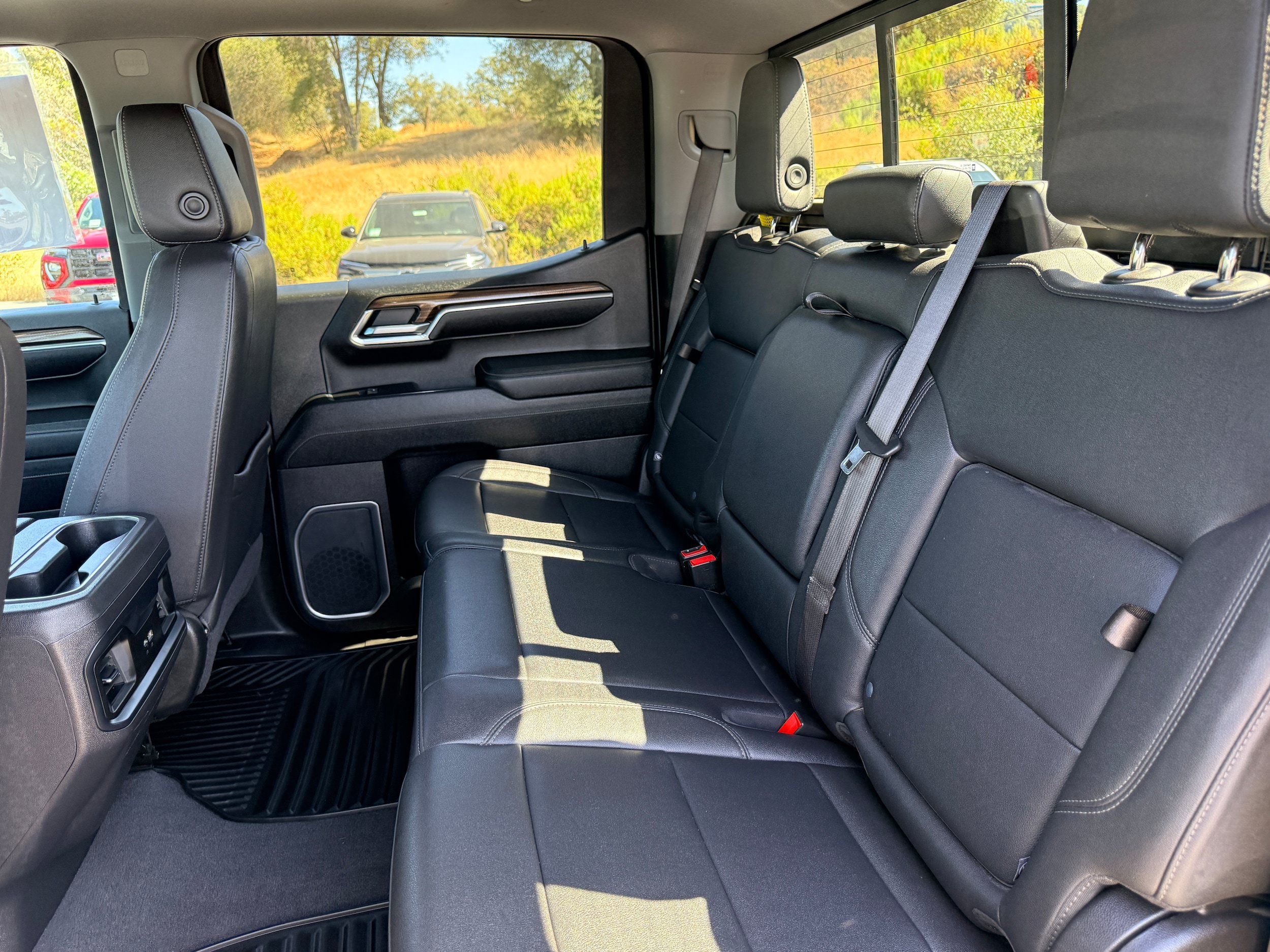 Used 2023 Chevrolet Silverado 1500 LT Trail Boss w/ LT Trail Boss Premium Package AWD/4WD image 11
