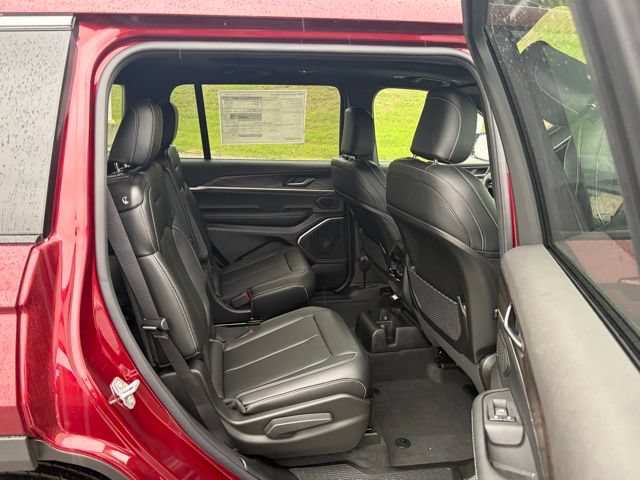 New 2026 Jeep Grand Cherokee L Limited w/ Limited Altitude Package AWD/4WD image 33