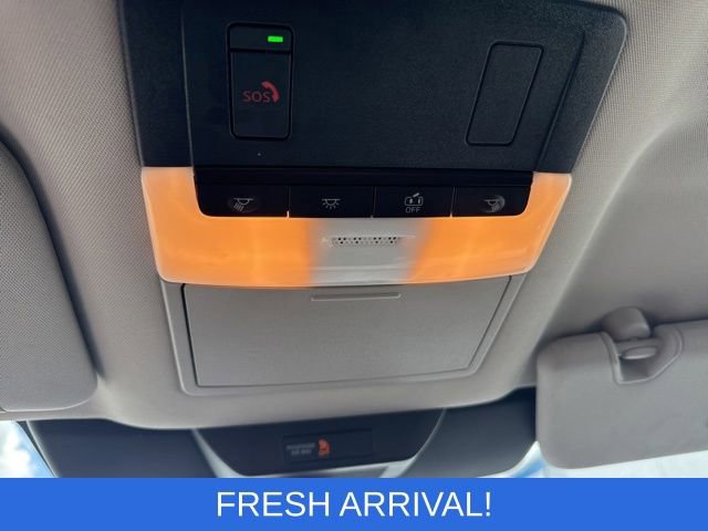 Used 2025 Nissan Pathfinder SV image 7