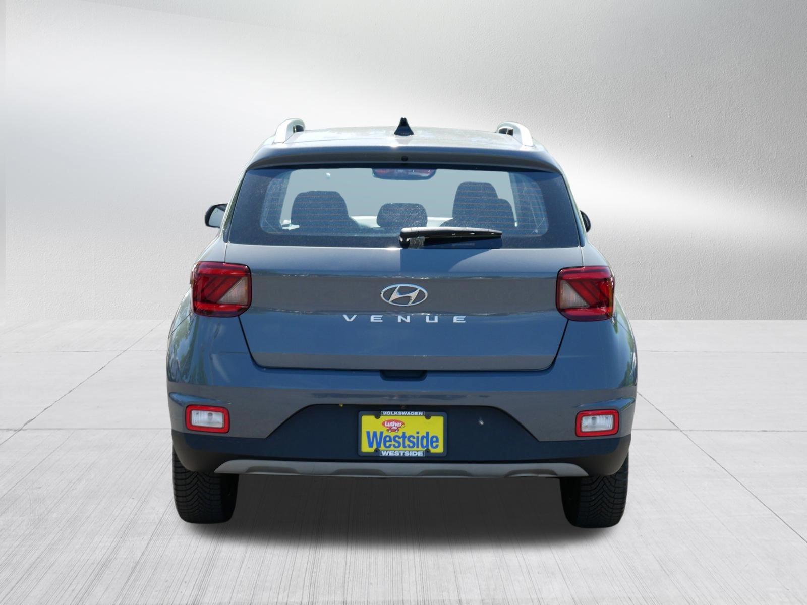 Used 2021 Hyundai Venue SEL FWD image 6