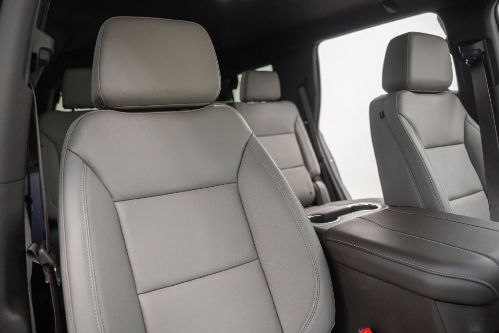 Used 2025 Chevrolet Tahoe LT w/ Comfort Package RWD image 39