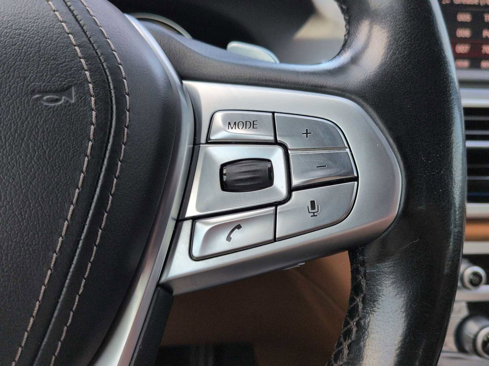 Used 2019 BMW 750i xDrive w/ M Sport Package image 26