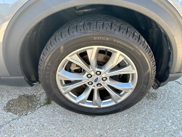 Used 2023 Ford Explorer Limited w/ Equipment Group 301A AWD/4WD image 56