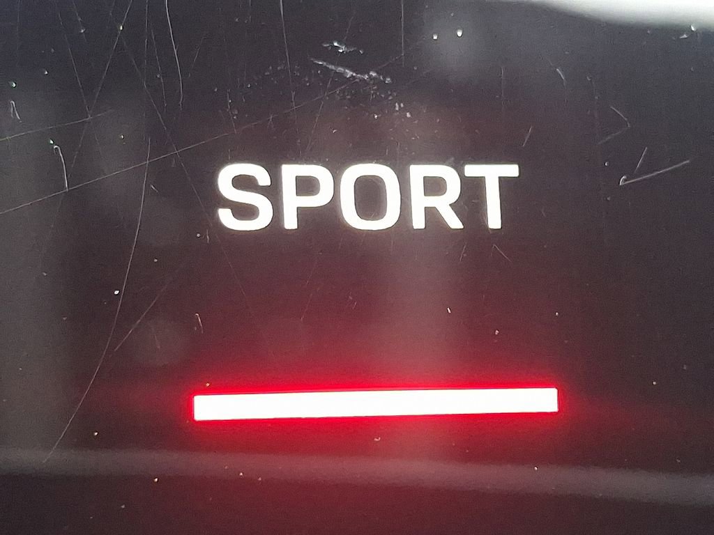 Certified 2025 Porsche Macan image 27