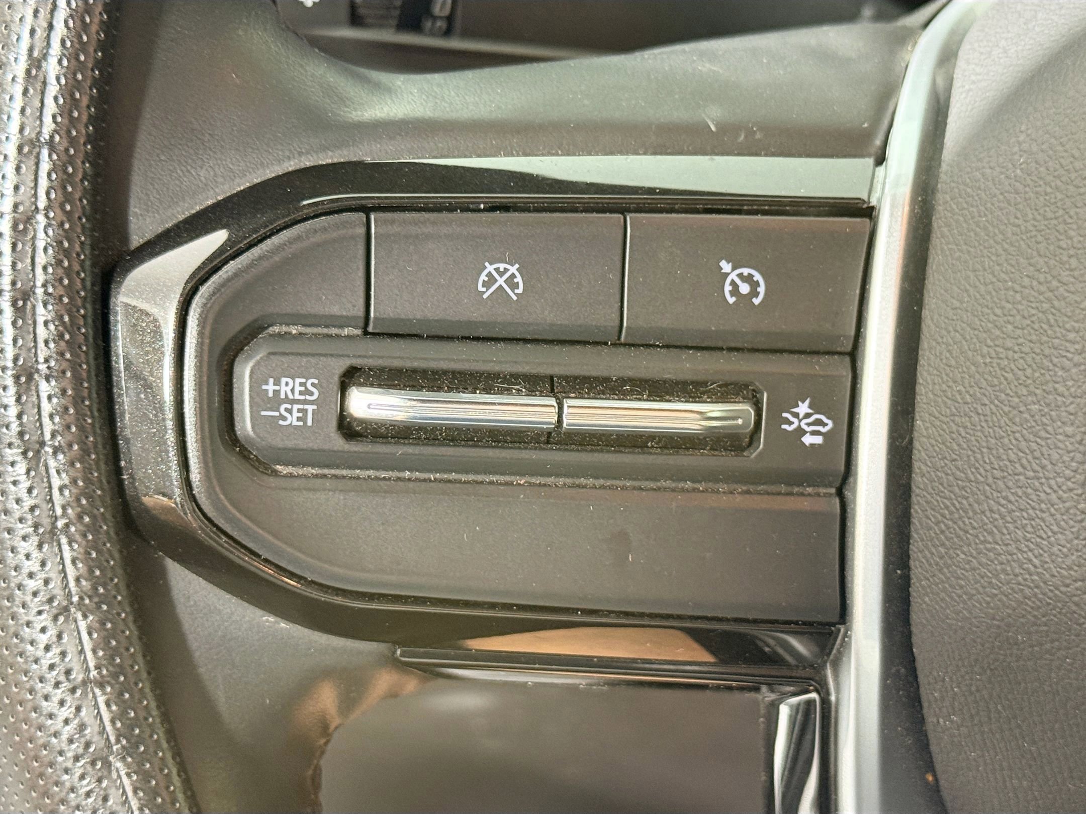 Used 2024 Chevrolet Colorado LT w/ LT Convenience Package image 21