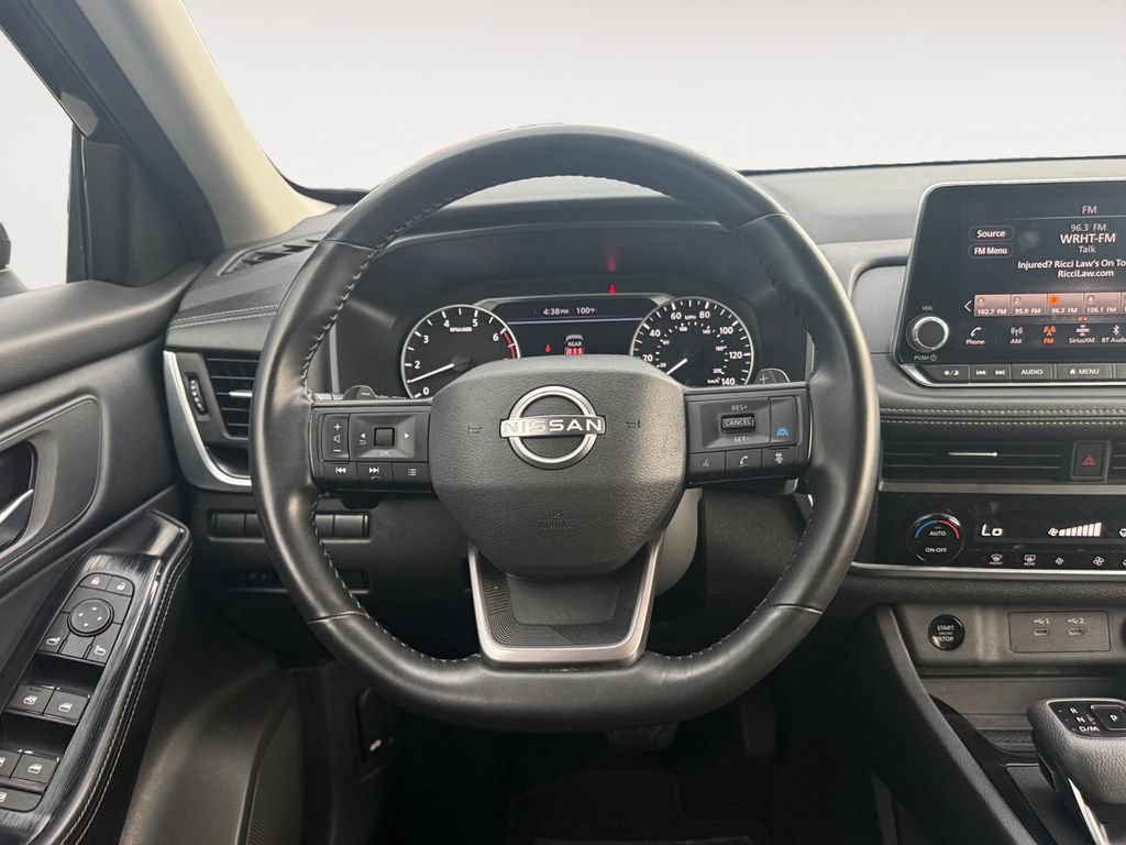 Used 2025 Nissan Rogue SV FWD image 12