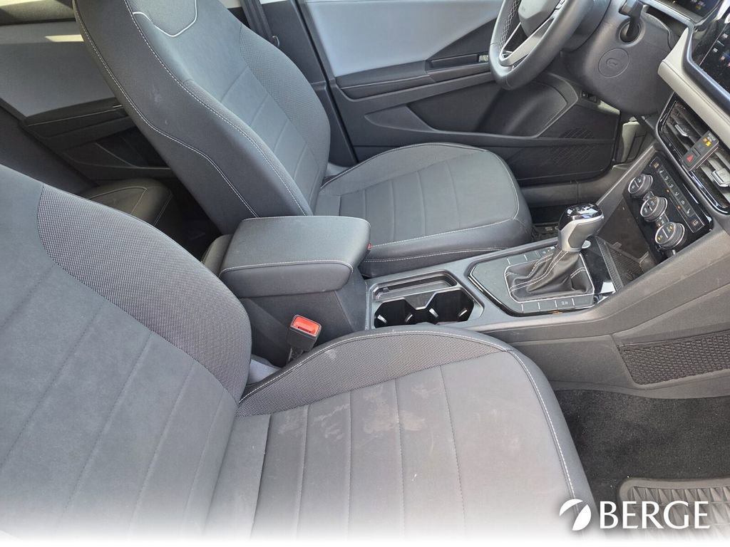 Used 2024 Volkswagen Taos SE FWD image 30