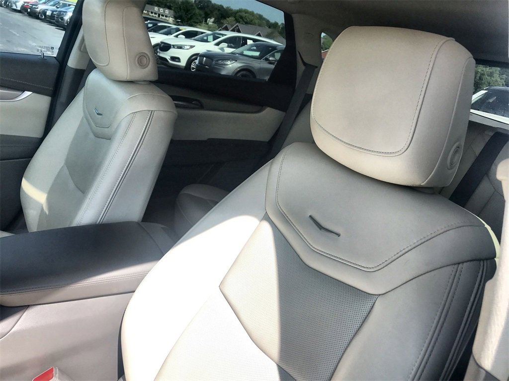 Used 2022 Cadillac XT5 Premium Luxury image 11