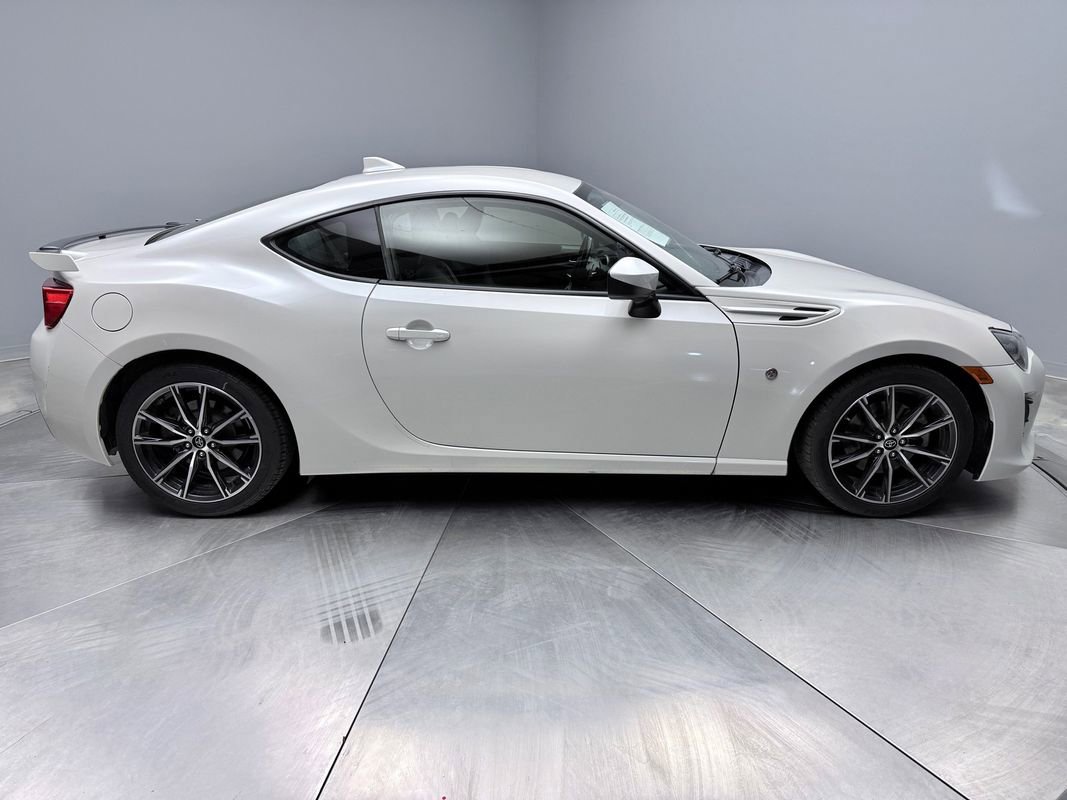 Used 2020 Toyota 86 RWD image 4
