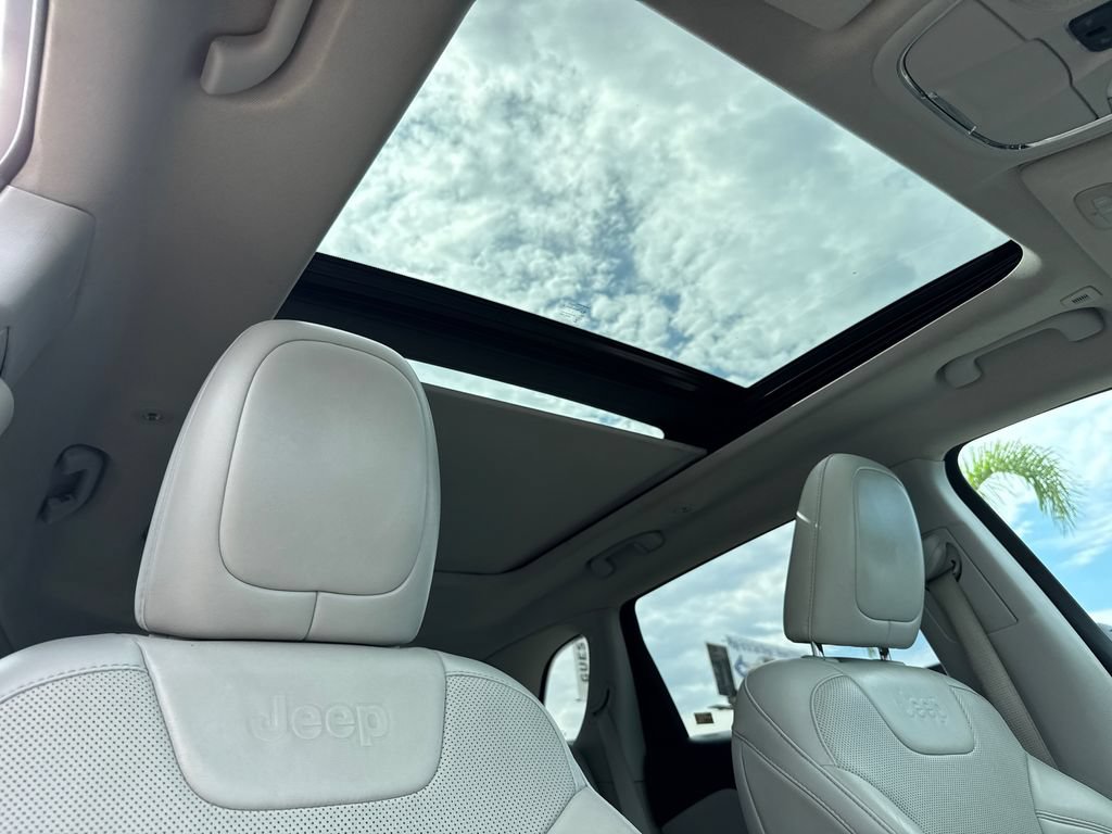 Used 2019 Jeep Cherokee Limited FWD image 14