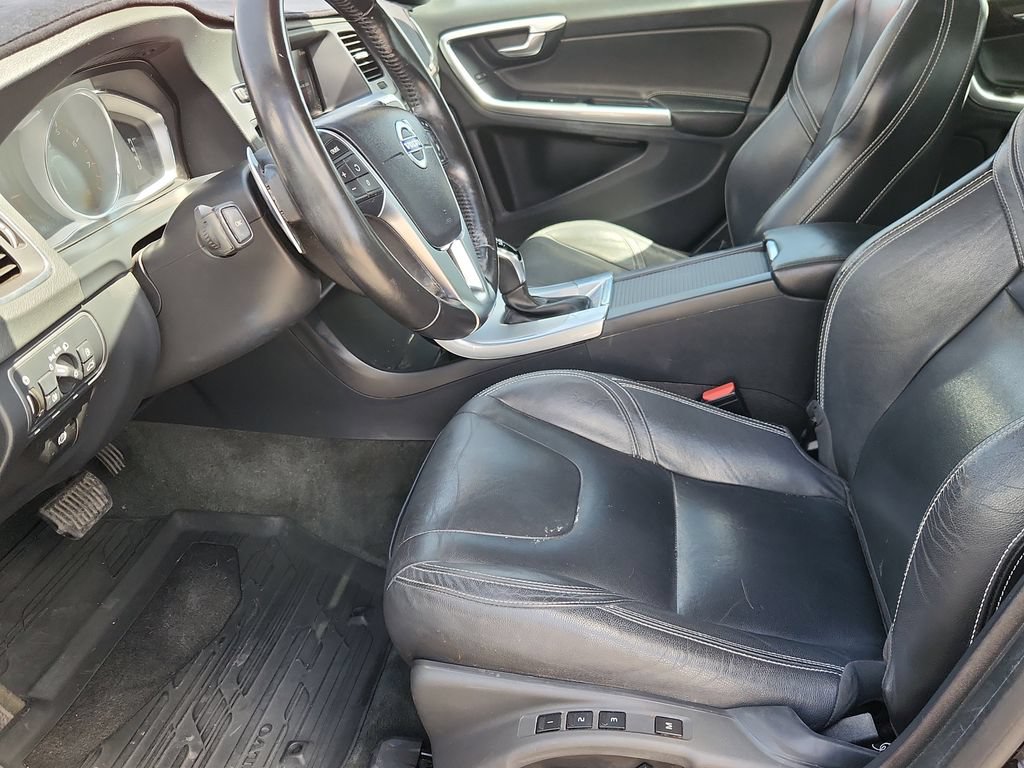 Used 2018 Volvo S60 T5 Dynamic w/ Vision Package FWD image 7