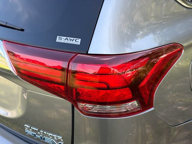 Used 2018 Mitsubishi Outlander SEL AWD/4WD image 10