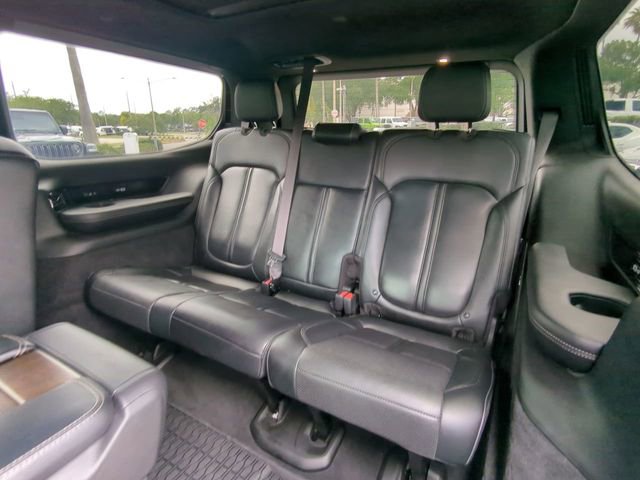 Used 2022 Jeep Grand Wagoneer Series I AWD/4WD image 16