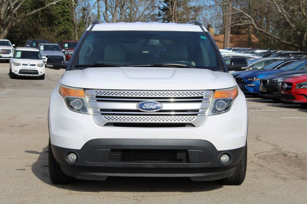 Used 2015 Ford Explorer XLT w/ Equipment Group 202A image 2