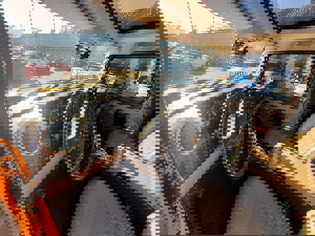 Used 2005 HUMMER H2 image 12