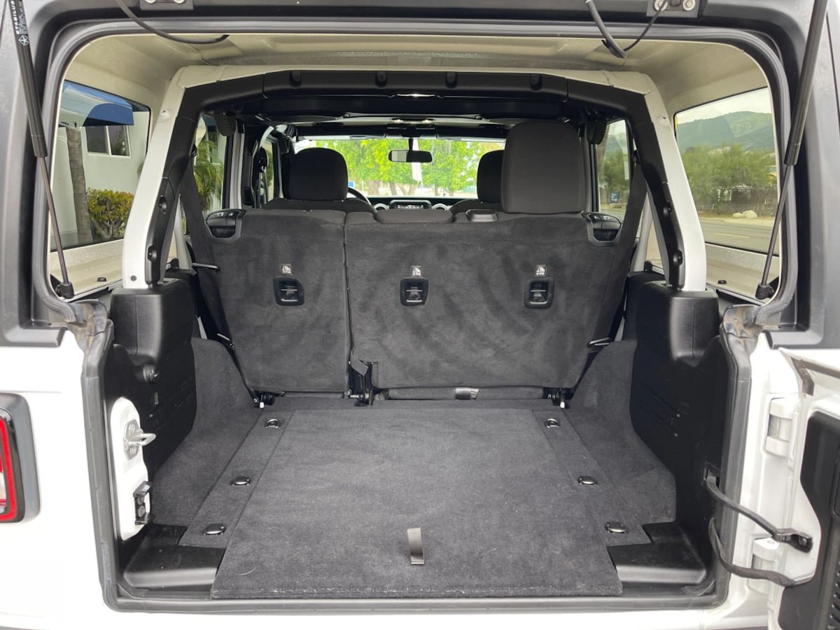 Used 2019 Jeep Wrangler Unlimited Sahara AWD/4WD image 10
