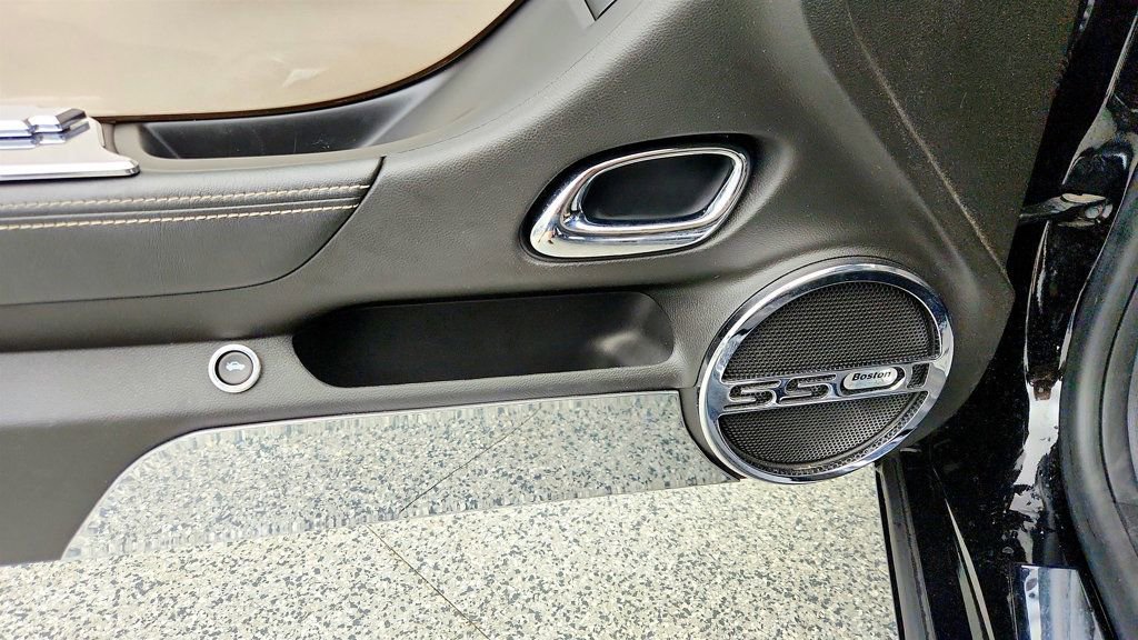 Used 2010 Chevrolet Camaro SS w/ RS Package image 11