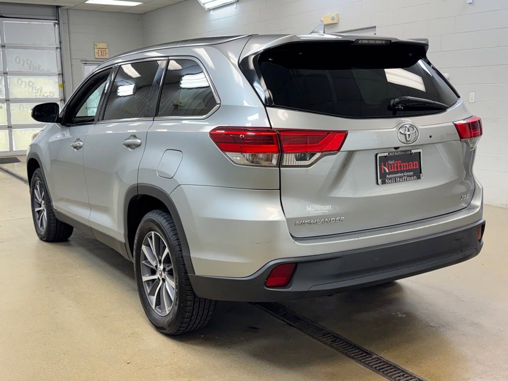 Used 2019 Toyota Highlander XLE FWD image 7