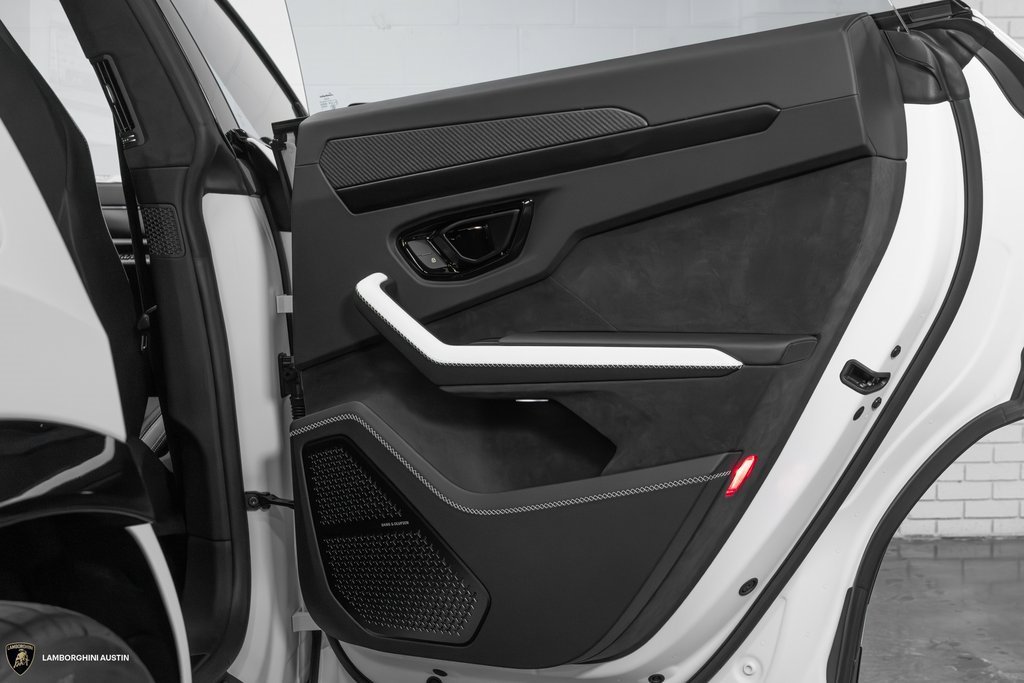 Used 2025 Lamborghini Urus SE image 41