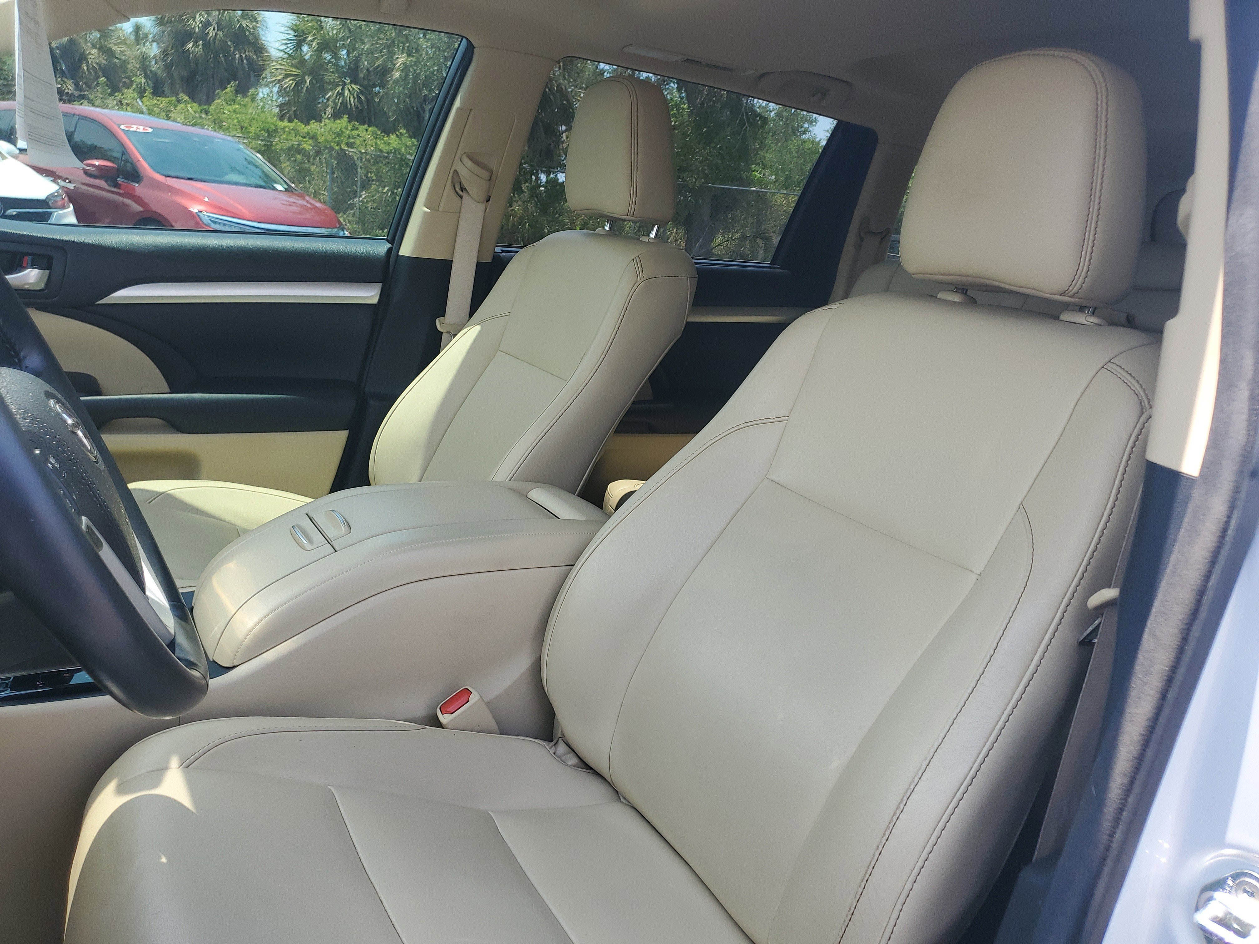 Certified 2017 Toyota Highlander XLE FWD image 19