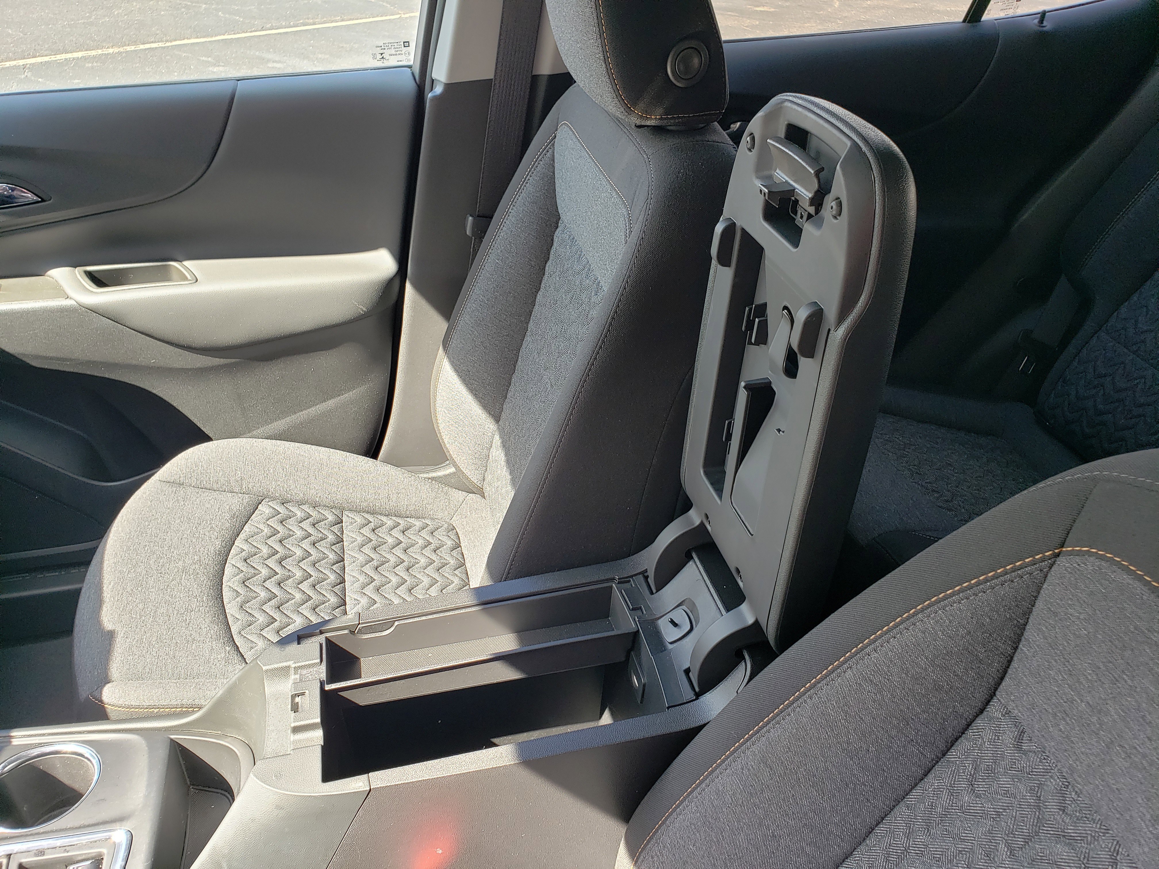 Used 2022 Chevrolet Equinox LT w/ Driver Convenience Package image 23