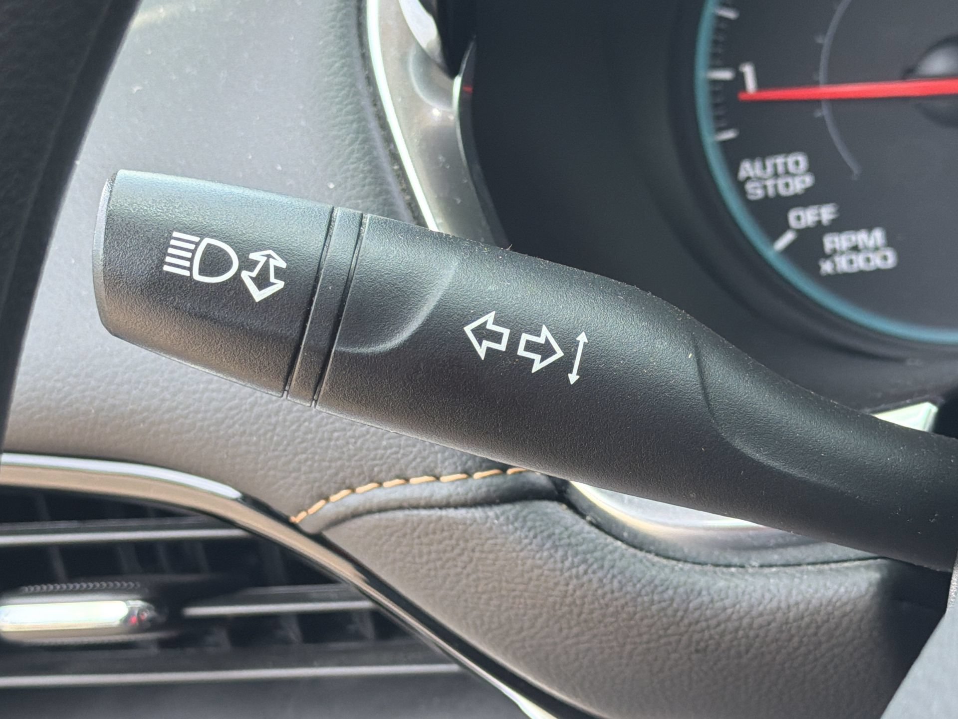 Used 2021 Chevrolet Traverse LS FWD image 14