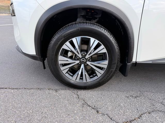 Certified 2023 Nissan Rogue SV image 9