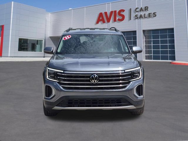 Used 2025 Volkswagen Atlas SE FWD image 2