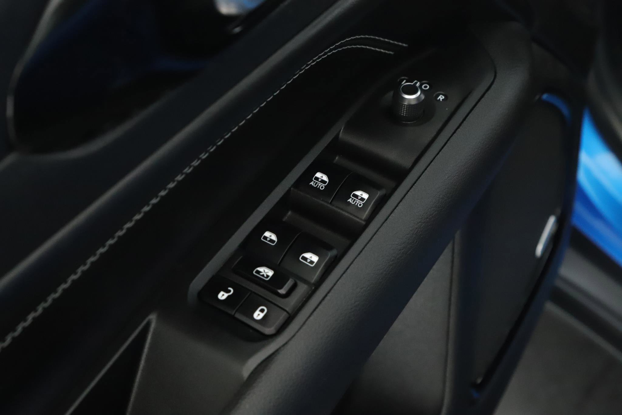 Used 2024 Jeep Compass Latitude w/ Sun and Sound Group image 6