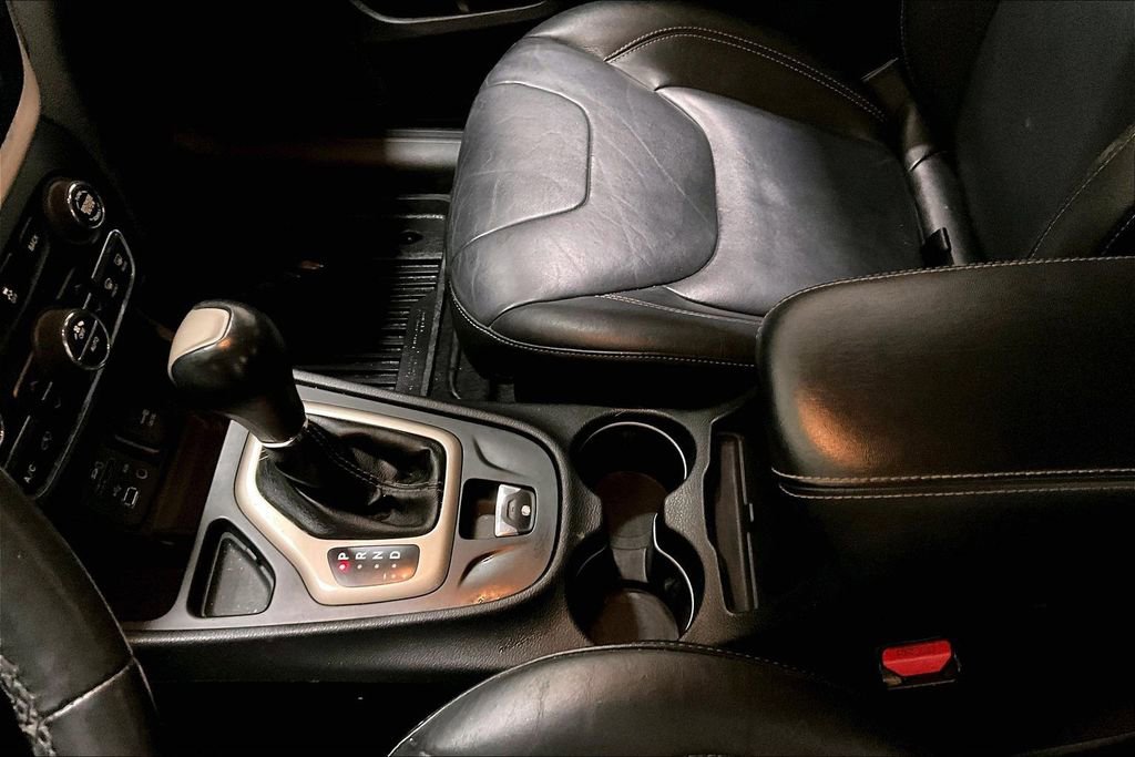Used 2015 Jeep Cherokee Limited image 18