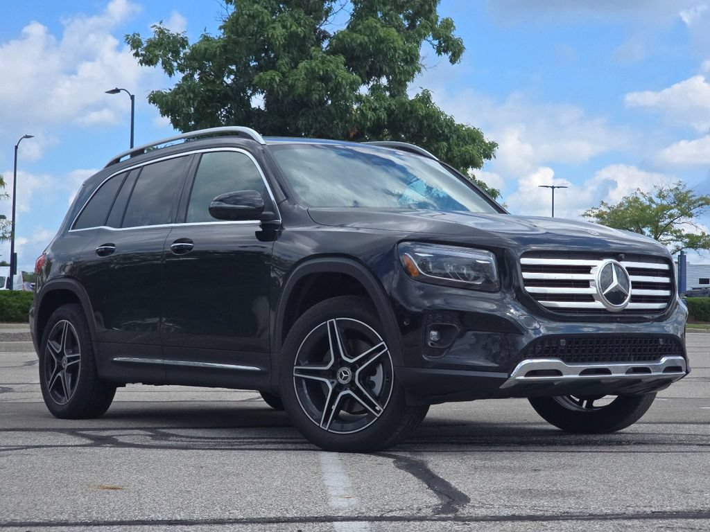 Used 2026 Mercedes-Benz GLB 250 4MATIC image 2